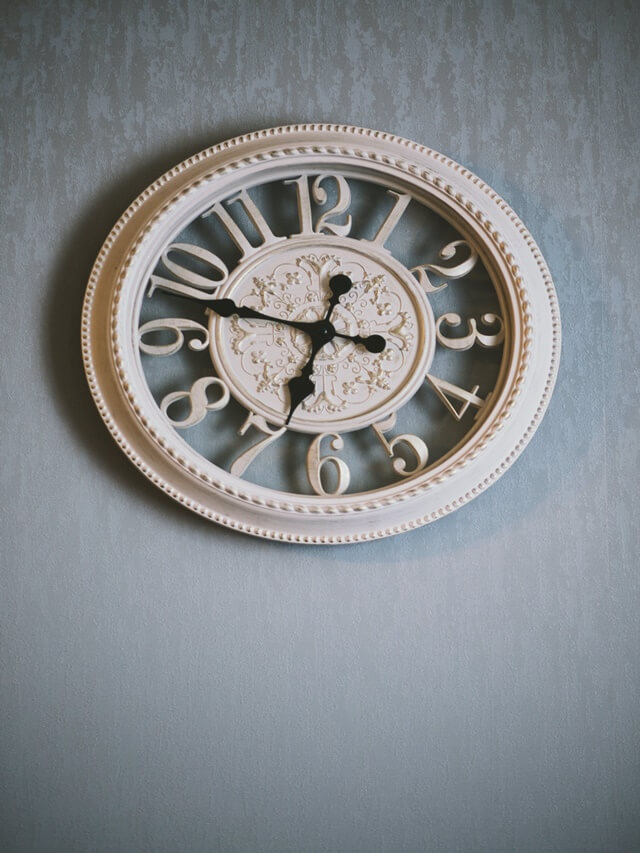 Clocks Go Back? The Strange Challenge Museum Clocks Face!