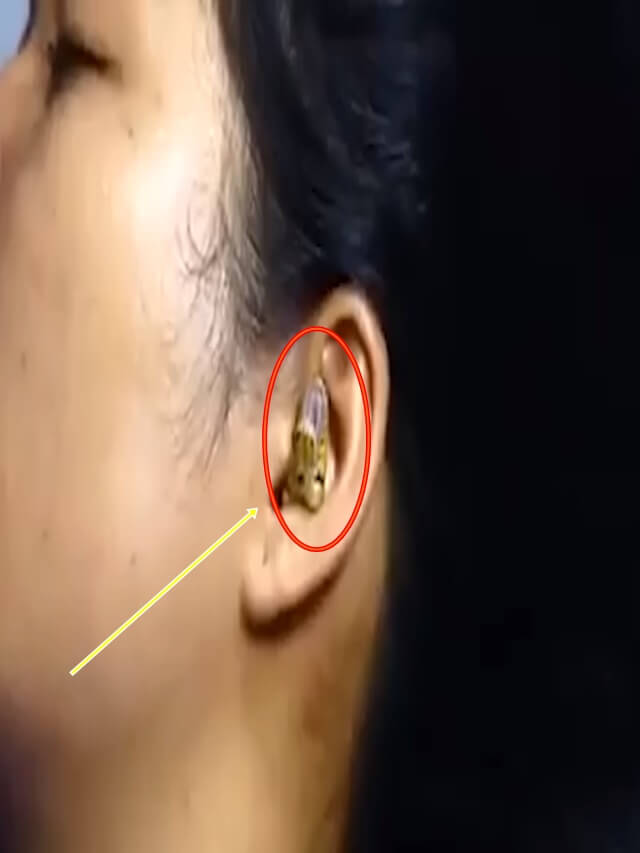 viral video show women snake in ear