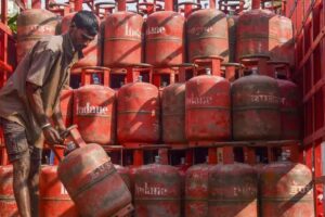 LPG supply India: वैश्विक संकट के बीच भारत में LPG सप्लाई बरकरार, 18 करोड़ सिलेंडर की डिलीवरी